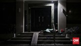 Ketika #dirumahaja Menjadi Utopia Ketika semua pihak mengkampanyekan tagar #dirumahaja adalah cara terbaik untuk melawan penyebaran virus corona, sejumlah orang tetap memilih diluar rumah, karena bagi mereka rumah adalah trotoar jalanan Ibukota. Kementrian Sosial memperkirakan pada 2019 sebanyak 77.500 gelandangan dan pengemis tinggal di kota-kota besar Indonesia. CNNIndonesia/Adhi Wicaksono