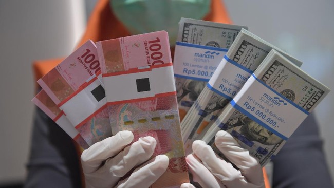 Nilai tukar rupiah ditutup melemah 31 poin atau 0,19 persen ke level Rp16.249 per dolar AS pada perdagangan Senin (26/5) sore.