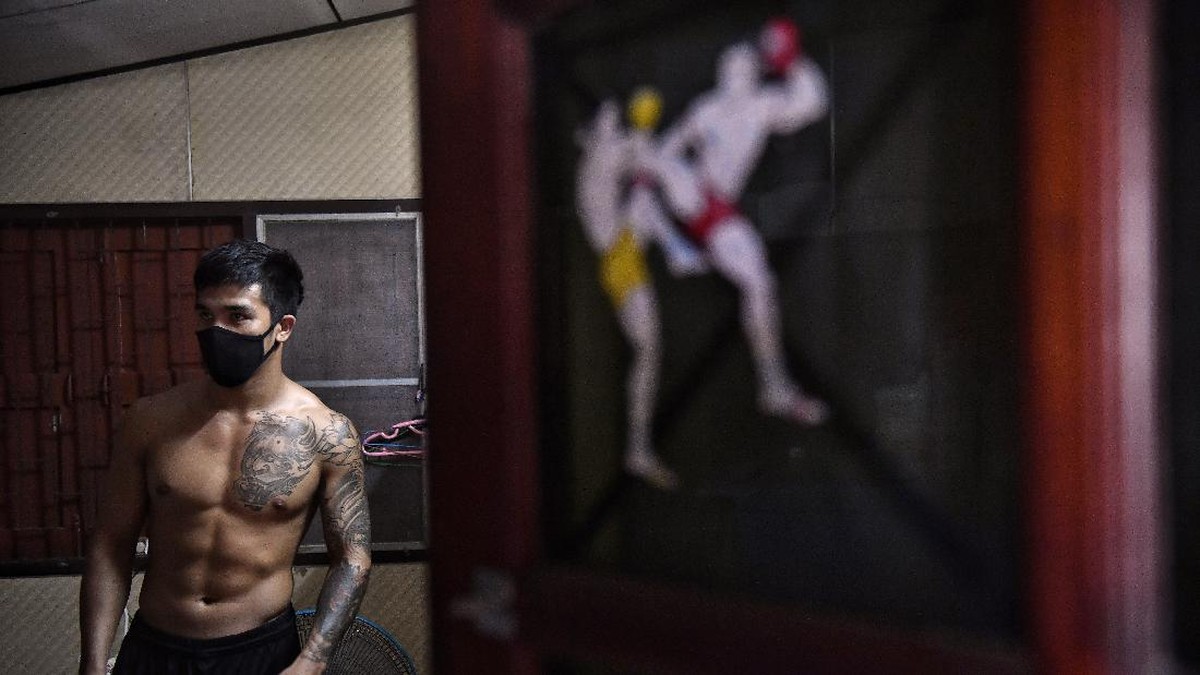 FOTO: Berlatih Muay Thai dengan 'Social Distancing'
