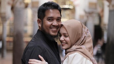 Bahas soal Nafkah Suami, Dewi Sandra Tuai Pro-Kontra