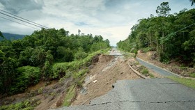 Jalur Hambalang Menuju Puncak 2 Putus Imbas Hujan Deras