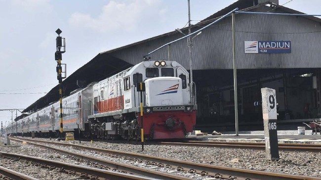 PT KAI (Persero) kembali memperbanyak perjalanan KA tambahan relasi Stasiun Yogyakarta-Gambir (PP) untuk melayani arus balik Lebaran 2024.