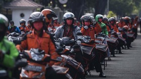 Kebut 8,3 Juta Bansos, Juliari Minta PT Pos Tak Lebaran