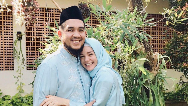 dewi sandra a