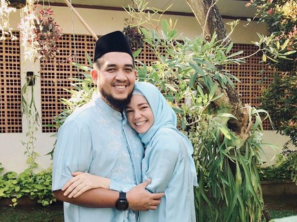Cerita Dewi Sandra Jatuh Cinta pada Suami Ketiga, Romantis Berawal dari Buku