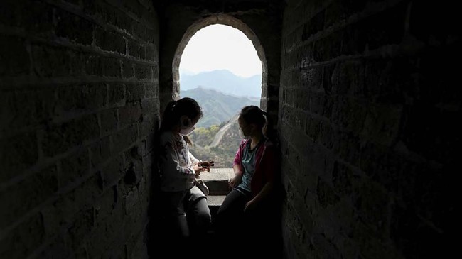 FOTO: Ceria Berwisata Usai Lockdown di Tembok Besar China