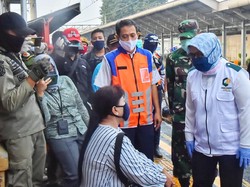 Tinjau KRL di Masa PSBB, Bupati Bogor: Penumpang Masih Sulit Diatur