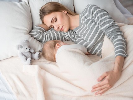 Penyebab ASI Bunda Berubah Warna Saat Bayi Sakit