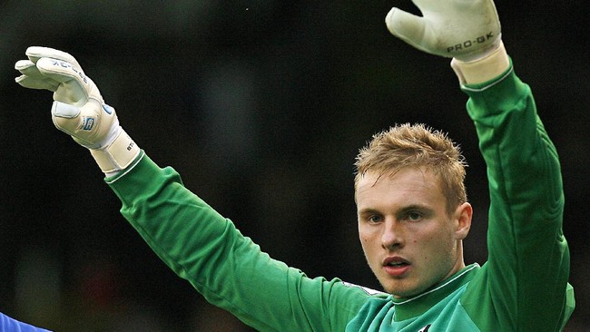 Fulham's English goalkeeper David Stockdale in action during their English Premier League football match against Everton at Craven Cottage, London, England, on September 13, 2009. AFP PHOTO/Glyn Kirk

FOR EDITORIAL USE ONLY Additional licence required for any commercial/promotional use or use on TV or internet (except identical online version of newspaper) of Premier League/Football League photos. Tel DataCo +44 207 2981656. Do not alter/modify photo. (Photo by GLYN KIRK / AFP)