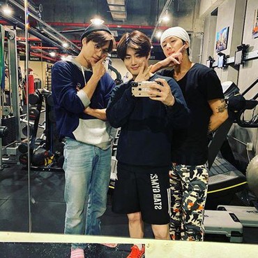 Tak Mau Diajak Makan, Kai EXO Ancam Bakal Blok Akun Ravi VIXX