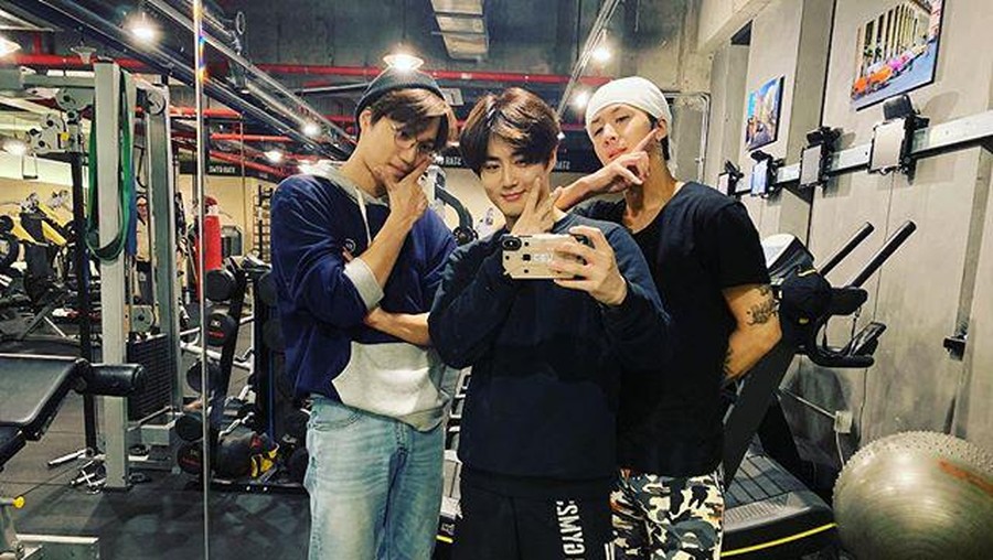 Kai EXO dan Ravi VIXX Kai EXO dan Ravi VIXX