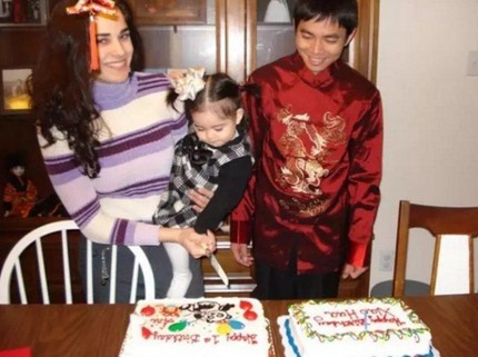 Bule Cantik Nikahi Satpam yang Tak Bisa Bahasa Inggris, Kisahnya Bikin Haru