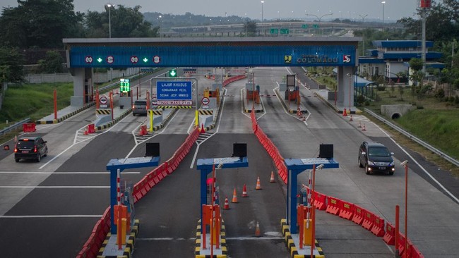 Transaksi tol nirsentuh atau touch-less transaction Single Lane Free Flow (SLFF) berteknologi Radio Frequency Identification (RFID) butuh stiker khusus.