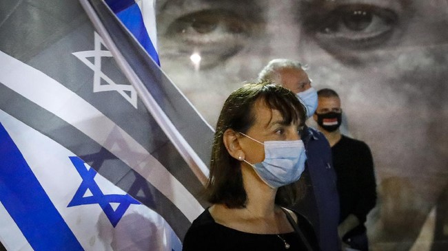 Perdana Menteri Benjamin Netanyahu menargetkan bisa memvaksinasi seperempat dari populasi Israel dalam waktu sebulan.