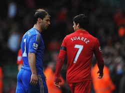 Nostalgia Ketika Luis Suarez Gigit Branislav Ivanovic