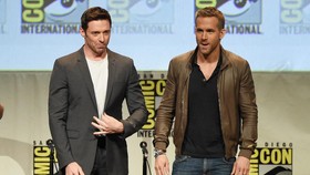 Hugh Jackman-Ryan Reynolds Gencatan Senjata Demi Amal Corona