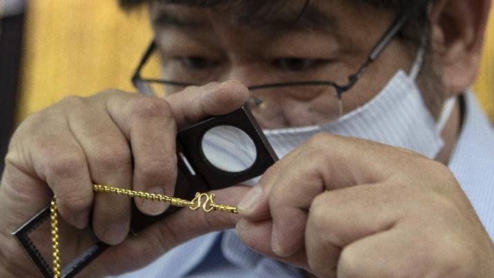 Mentok di US$ 1.700, Harga Emas Kapan Naik Lagi? - PT Rifan