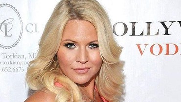 img-title Model Majalah Playboy Ashley Mattingly Tewas Bunuh Diri