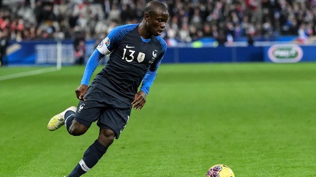 France's midfielder N'Golo Kante runs with the ball during the Euro 2020 Group H football qualification match between France and Moldova at the Stade de France in Saint-Denis, north of Paris, on November 14, 2019. (Photo by BERTRAND GUAY / AFP)
