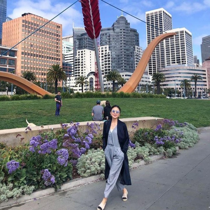 <p>Setelah 21 absen di layar lebar, Kim Hee Ae kembali membintangi film berjudul <em>Thread of Lies</em> pada tahun 2014. (Foto: Instagram @heeae_official)</p>