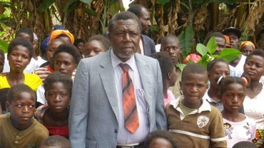 img-title Tokoh Poligami Angola Meninggal, Tinggalkan 42 Istri, 156 Anak dan 250 Cucu