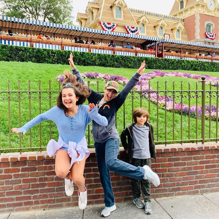 <p>Thalia telah menikah dengan Tommy Mottola pada 2 Desember 2000. Keduanya dikaruniai dua anak, yakni Sabrina Sakae yang lahir pada 2007 dan Matthew Alejandro yang lahir pada 2011. (Foto: Instagram @thalia)</p>