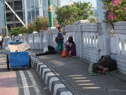 Tunawisma yang Tidur di Trotoar Jakpus Sudah Dijemput Keluarganya