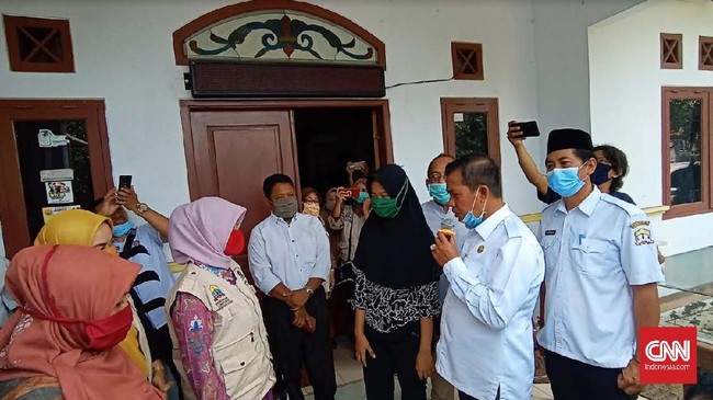 Pemerintah Kota (Pemkot) Serang belum memikirkan kelanjutan masih keluarga almarhum Ibu Yulie Nuramelia, yang sudah meninggal dunia. Walikota, Syafrudin menjelaskan masih menunggu pantauan dari Dinas Sosial (Dinsos) Kota Serang.