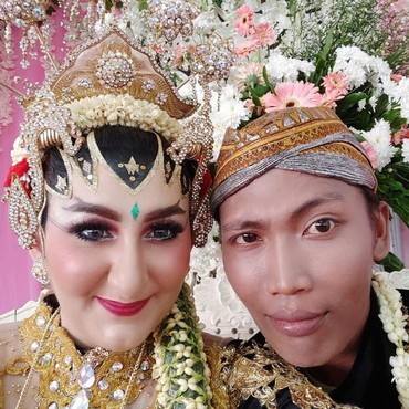 Viral Pernikahan Bule dan Petugas PPSU, Kini Cerai gegara Suami Judi Online