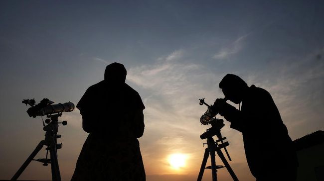 Tahun ini, awal puasa kemungkinan jatuh di tanggal berbeda menurut antarkelompok agama. Lantas, kapan puasa Ramadhan 2024?