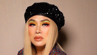 img-title Terpopuler: Hukum Tiup Lilin dalam Islam Vs Titi DJ Bongkar Riders Aneh Artis