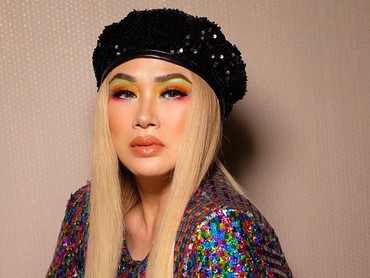 Terpopuler: Hukum Tiup Lilin dalam Islam Vs Titi DJ Bongkar Riders Aneh Artis