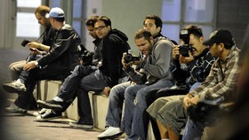 Nasib Paparazi Hollywood Kehabisan Target Foto karena Corona