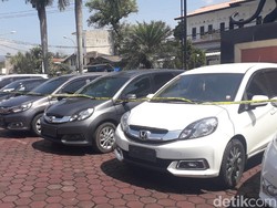 Ibu Rumah Tangga Jadi Otak Penggelapan 20 Mobil Rental di Bandung