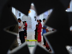 Imam Tarawih Nekat ke Musala Meski Positif COVID, DKI Ingatkan Fatwa MUI