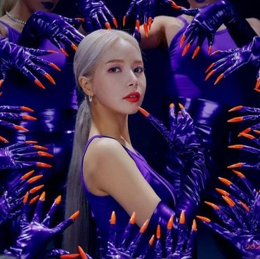 Debut Solo, Solar MAMAMOO Rilis Lagu 'Spit It Out'