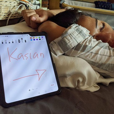 Iseng Banget, Baim Wong Unggah Foto Muka Paula Verhoeven Pas Tidur