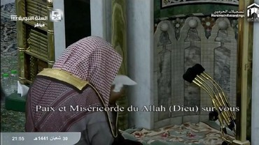 img-title Tangisan Pilu Imam Masjid Madinah Tarawih Pertama Saat Pandemi Corona