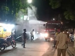 Hari Pertama PSBB di Makassar, Warga yang Masih Kumpul-kumpul Disemprot Air