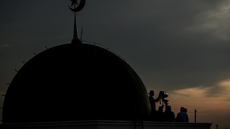 Bulan Ramadhan tahun ini terasa berbeda dari tahun-tahun sebelumnya. Pasalnya warga dunia, termasuk Indonesia, tengah berjuang melawan wabah virus Corona.