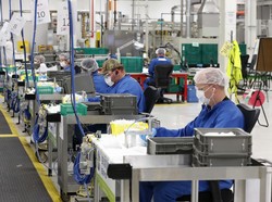 Ada Pekerja Positif Corona, Pabrik General Motors Tetap Operasi