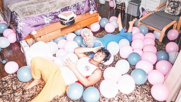 img-title Romantis Fantastis, Irish Bella Beri Kejutan Manis untuk Ammar Zoni