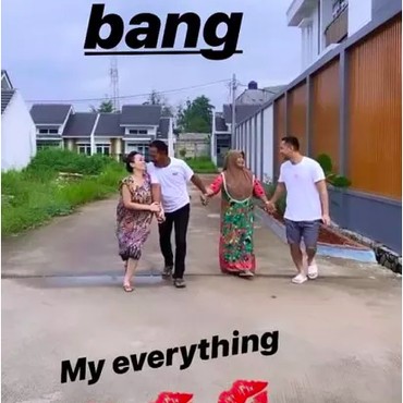 Menantu Idaman, Sirajuddin Beri Hadiah Ibu Zaskia Gotik Emas Batangan