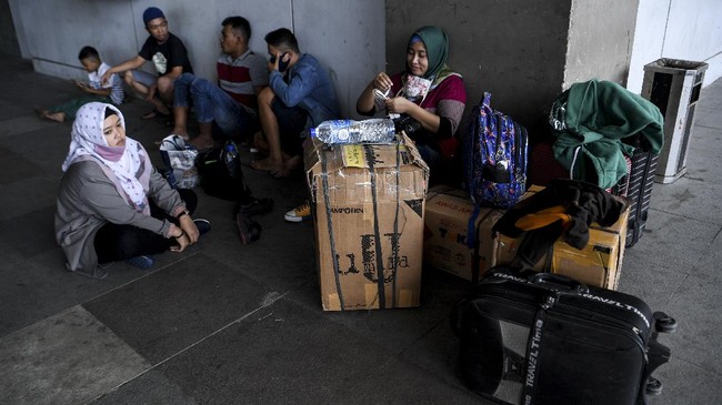 Data penumpang di Terminal Pulogebang meningkat sejak Kamis (29/4) pekan lalu hingga kini, rata-rata di atas 1.100 penumpang hingga tertinggi 2.167 orang.