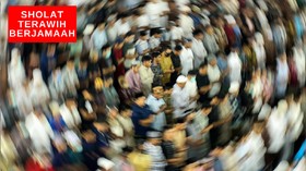 VIDEO: Masjid Gelar Tarawih di Tengah Pandemi Covid-19