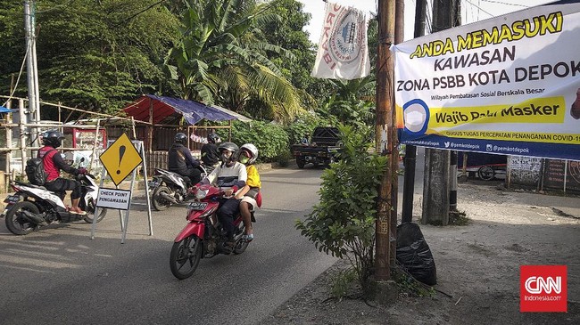 Wali Kota Depok menetapkan Pembatasan Sosial Kampung Siaga (PSKS) Covid-19 ke 422 RW selama 14 hari, 19 Desember 2020-2 Januari 2021.