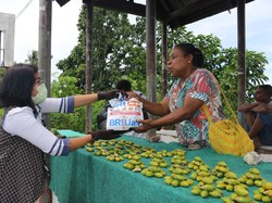Pekerja BRI Salurkan Bantuan Rp 7,2 M untuk Warga Terdampak Corona