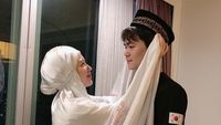 5 Potret Hangat Selebgram Korea Ayana Moon Dan Sang Adik Yang Mualaf ...