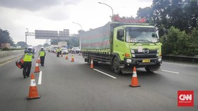 Imbas Pencegatan Pemudik, Gerbang Tol Bitung Macet 3 Km