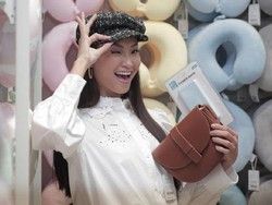 Cara Tetap Nyaman #DiRumahAja Ala Presenter Cantik Jesslyn Lim